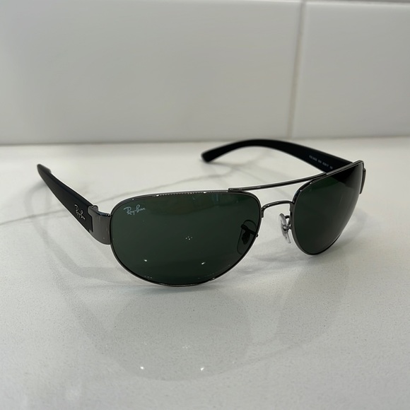 Ray Ban Sunglasses - Picture 1 of 8